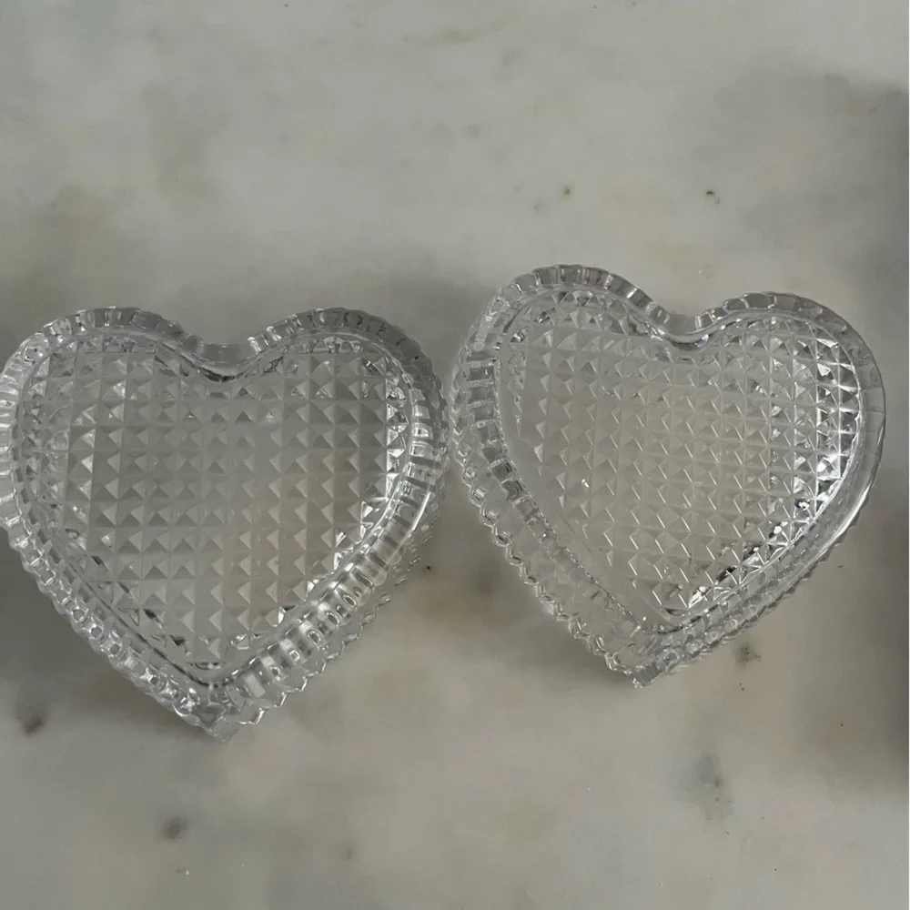 Like 🆕 Crystal heart shaped jewelry trinket box